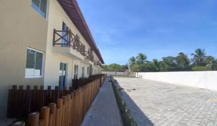 Village Novo à Venda no Condomínio Ampla no  Planeta Agua . Aceita financiamento.