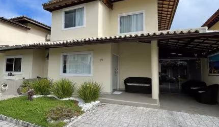 Casa à venda em condomínio localizado em Lauro de Freitas, próximo ao Parque Shopping