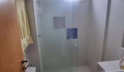 Excelente casa à venda em Vilas do Atlântico, localizada no Condomínio Vivendas do Atlântico, atrás da UNIME.