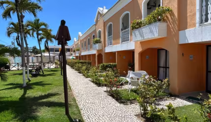Village com 2 dormitórios à venda por R$ 650.000,00 - Guarajuba - Camaçari/BA