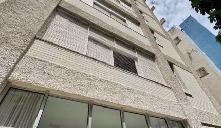 Excelente Apartamento de 3/4 na Graça, com 2 vagas de garagem, nascente.