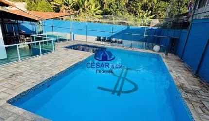 Casa à venda no Jaraguá/3 dormitórios sendo 01 suíte/3vagas/piscina/quadra de esporte/churrasqueira/ R$ 750mil