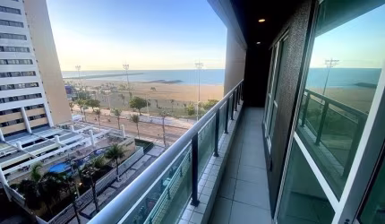 Belissimo apartamento com dois  quartos frente mar  em Meireles -
