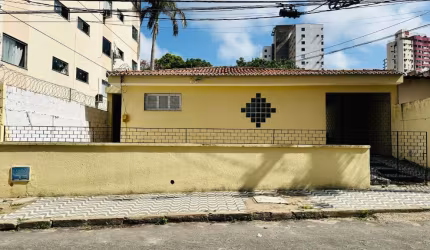 ÓTIMA CASA PARA INVESTIMENTO