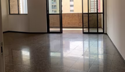 Apartamento com 3 suites proximo a beira mar por R$ 750.000