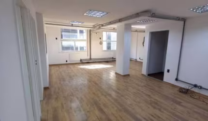 CENTRO DO CENTRO. COM CARÊNCIA DE 4 MESES DE ALUGUEL  - andar corrido, 300m² , recepção, 06 salas, 05 banheiros, Perto do EDIFÍCIO GARAGEM
