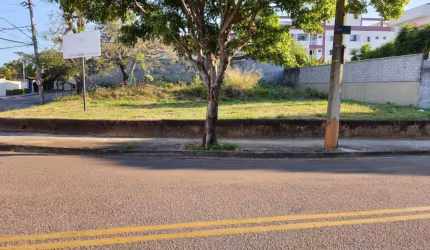 TERRENO À VENDA NO JARDIM DAS SAMAMBAIAS EM JUNDIAÍ COM 390M²!!