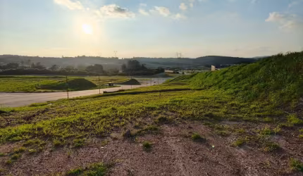 TERRENO DE 420M² À VENDA NO PORTAL DOS LAGOS, EM JUNDIAÍ!!