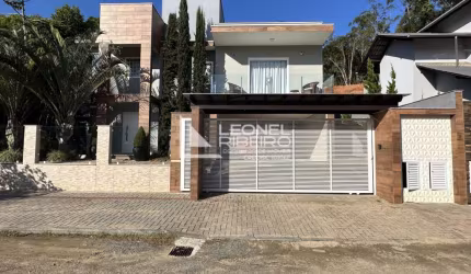 Casa com 3 dormitórios à venda no bairro Das Nações em Timbó/SC
