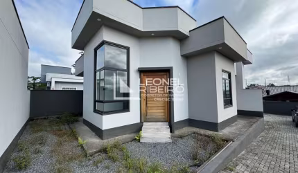 Casa com 2 dormitórios á venda, 63,77m² no bairro Araponguinhas em Timbó-SC.