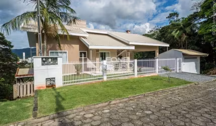 Casa com 5 dormitórios à venda no bairro Quintino  - Timbó/SC