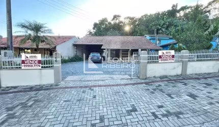 Casa com 3 dormitórios à venda no bairro Quintino - Timbó/SC