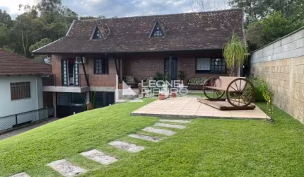 Casa com 3 dormitórios à venda no bairro Centro em Pomerode/SC