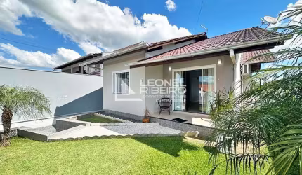 Casa à venda com 3 dormitórios, 158m² no bairro Quintino em Timbó/SC