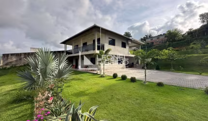 Casa à venda com 5 dormitórios, 249,79m² no bairro Rio Morto em Indaial/SC