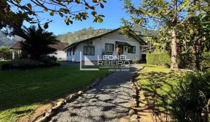 Sítio com 4 dormitórios à venda, 36.000m² no Bairro Alto Pomeranos em Rio dos Cedros/SC.