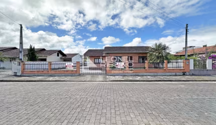 Casa com 2 dormitórios à venda, 138m² no bairro Quintino em Timbó-SC