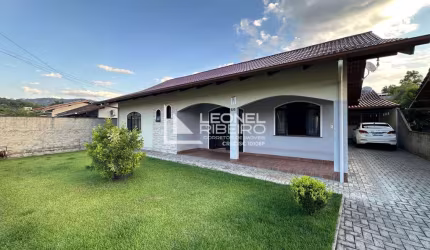 Casa com 3 dormitórios à venda,  218 m² no bairro Das Nações - Timbó/SC