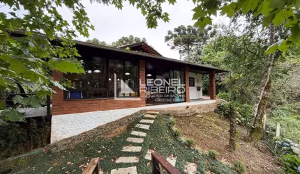 Casa à venda com 4 dormitórios, 224 m² no bairro Alto Cedros em Rio dos Cedros-SC