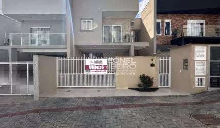 Casa sobrado à venda com 3 dormitórios, 167 m² no bairro Imigrantes em Timbó-SC