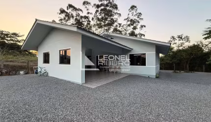 Casa com 3 dormitórios, 128 m² à venda no bairro Pomeranos em Timbó - SC