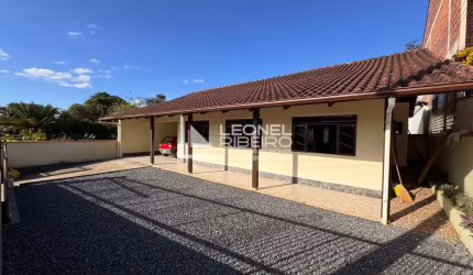 Casa com 4 dormitórios à venda, 175,85 m² no bairro Quintino em Timbó/SC