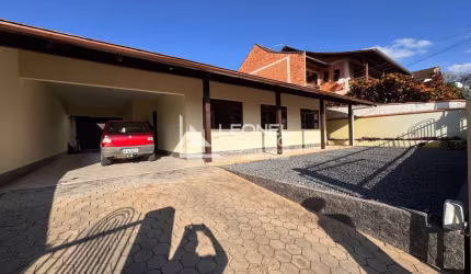 Casa com 4 dormitórios à venda, 175,85 m² no bairro Quintino em Timbó/SC