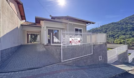 Casa com 3 dormitórios à venda, 74,76 m² no bairro São Roque em Timbó -SC