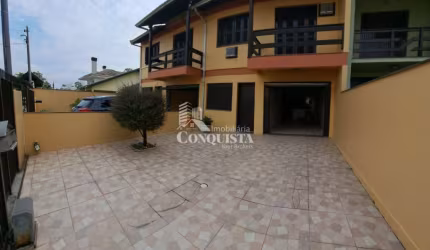 Casa com 3 quartos à venda na Rua Ângelo Bonato, 102, Ana Rech, Caxias do Sul por R$ 670.000