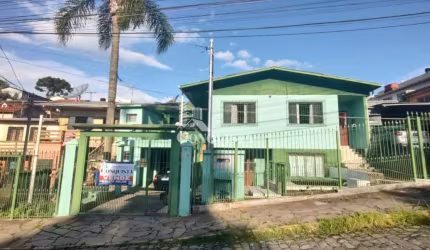 Casa com 6 quartos à venda na Selene Zaparolli, 198, Serrano, Caxias do Sul por R$ 600.000
