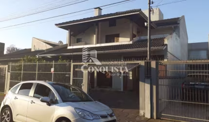 Casa com 3 quartos à venda na Rua Raposo Tavares, 345, Jardelino Ramos, Caxias do Sul por R$ 1.300.000