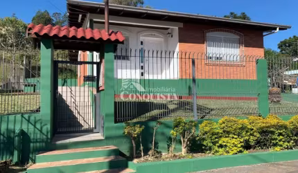 Casa com 3 quartos à venda na Avenida Doutor Assis Antônio Mariani, 1153, São Caetano, Caxias do Sul por R$ 675.000