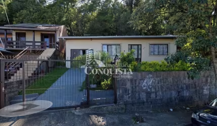 Casa com 3 quartos à venda na Avenida Serrano Santo Antônio, 32, Serrano, Caxias do Sul por R$ 650.000