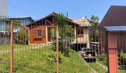 Casa com 3 quartos à venda na Rua Catulo da Paixão Cearense, 912, Presidente Vargas, Caxias do Sul por R$ 780.000