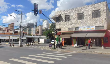 Casa Comercial e Residencial e 05 Lojas à Venda Bairro Renascença