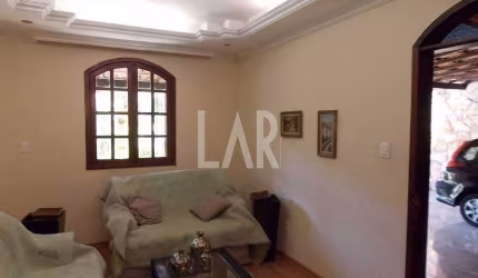 Casa Comercial à venda, 3 quartos, 1 suíte, 3 vagas, Glória - Contagem/MG