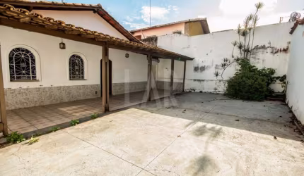 Casa à venda, 3 quartos, 1 suíte, 4 vagas, Santa Amélia - Belo Horizonte/MG