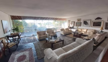 Casa com lote aproximado de 1000m² - 7 quartos, sendo 01 suíte com closet - 8 vagas - Pampulha