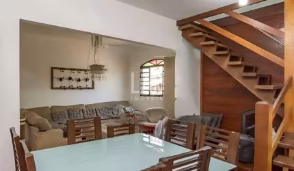 Casa à venda, 5 quartos, 1 suíte, 5 vagas, Cinqüentenário - Belo Horizonte/MG