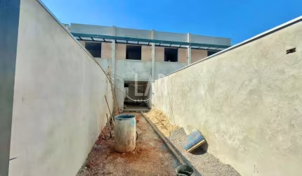 Casa Geminada à venda, 2 quartos, 1 suíte, 2 vagas, Piratininga - Belo Horizonte/MG