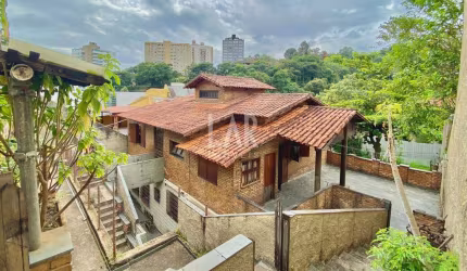 Casa à venda, 7 quartos, 2 suítes, 3 vagas, Luxemburgo - Belo Horizonte/MG