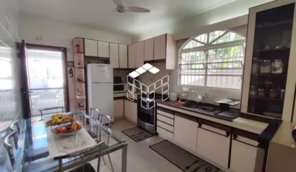 Casa em condomínio fechado com 3 quartos à venda na Rua Santo Antônio, 745, Barreiros, São José por R$ 850.000