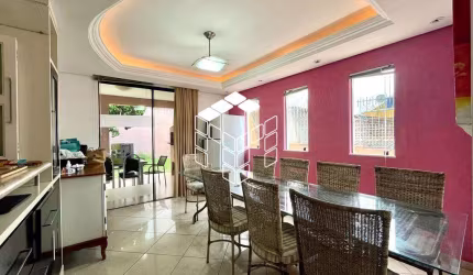 Casa em condomínio fechado com 3 quartos à venda na Rua Adão Schmidt, 654, Barreiros, São José por R$ 1.042.000