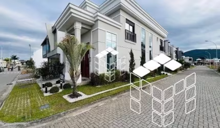 Casa com 3 quartos à venda na Avenida Wilson Castelo Branco, 376, Deltaville, Biguaçu por R$ 1.400.000