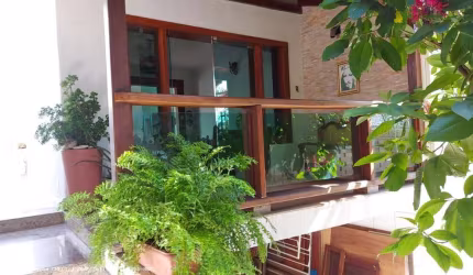 Casa para Venda em Belo Horizonte, Floresta, 7 dormitórios, 3 suítes, 3 banheiros, 4 vagas