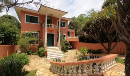 Casa para Venda em Poços de Caldas, Bianuce, 4 dormitórios, 1 suíte, 3 banheiros, 4 vagas