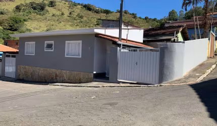 Casa para Venda em Caldas, Olaria, 2 dormitórios, 1 banheiro, 2 vagas