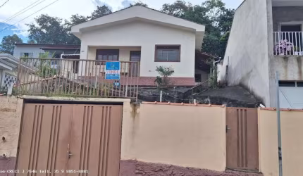 Casa para Venda em Caldas, Olaria, 4 dormitórios, 1 banheiro, 1 vaga