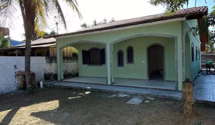 Casa espaçosa com 3 quartos em Itapeba!