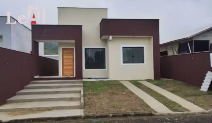 Linda casa no Condomínio Vitória dos Anjos - Maricá